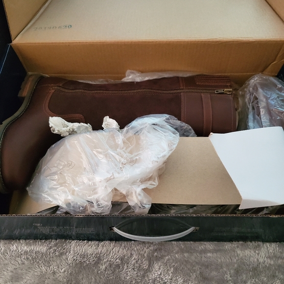 Ariat knew boots - Picture 3 of 3